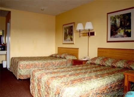 Fairview Inn & Suites Zewnętrze zdjęcie